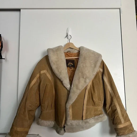 Wilson Adventure Bound Women's Shearling Jacket in Tan and Cream Large - Picture 3 of 3